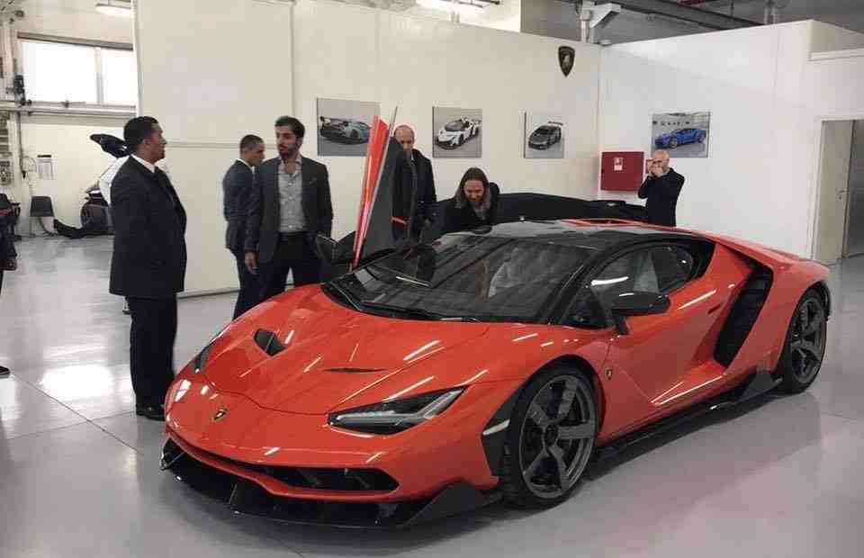 أول "لامبورجيني" سينتيناريو تسلم لمالكها بالإمارات العربية المتحدة Lamborghini Centenario 1