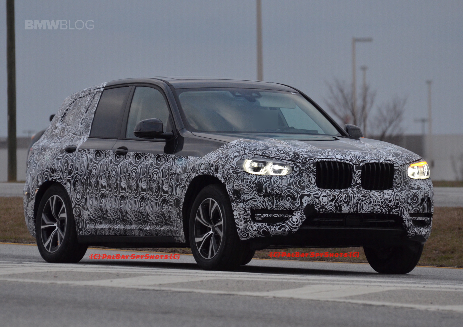 "صور تجسسية" أثناء اختبار الجيل القادم من "بي إم دبليو" X3 بعجلات جديدة BMW X3 2018 7