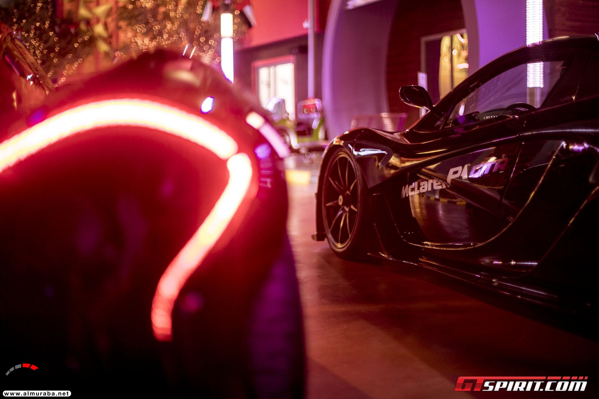 "بالصور" مكلارين P1 GTR تصل أراضي دبي وتعرض وحدتين منها بالمنتزه الأكبر في العالم McLaren 25