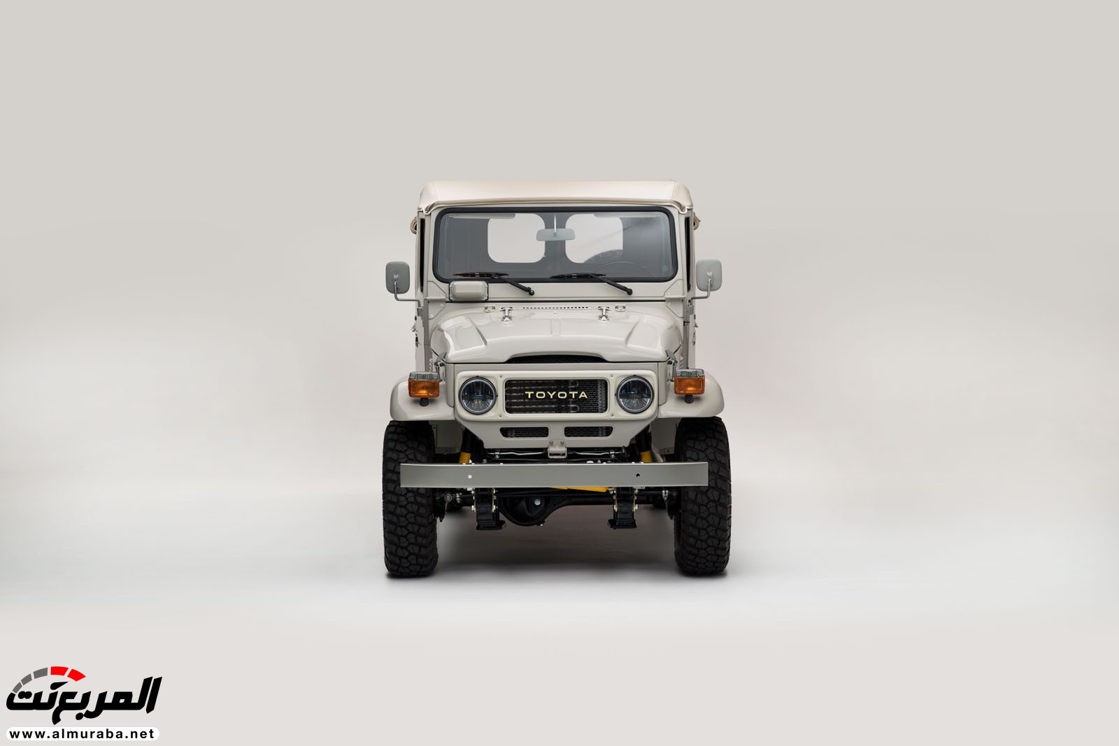 "بالصور" شاهد الكلاسيكية "تويوتا" لاند كروزر 1981 المعدلة التي كانت مخصصة لنقل قوات الجيش Toyota Land Cruiser 7