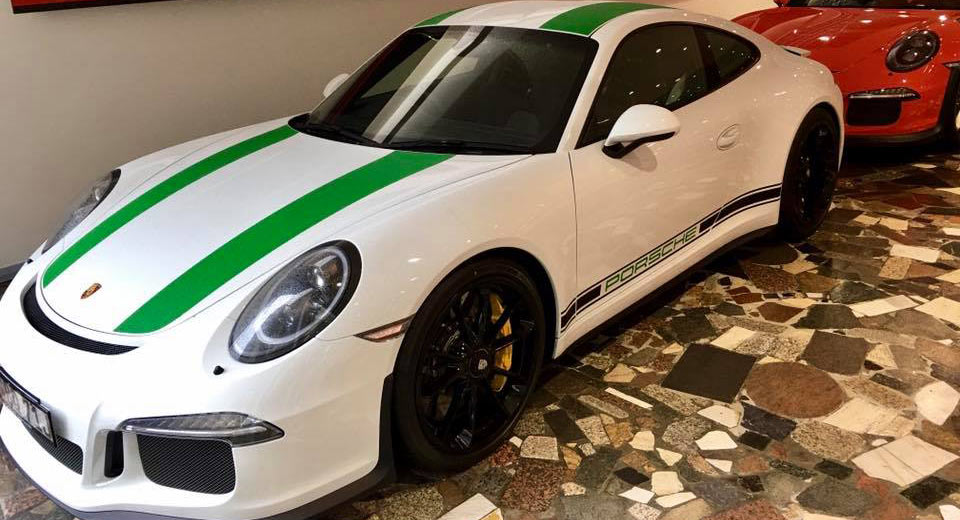 “بورش” 911 R معروضة للبيع مقابل 4.46 مليون ريال سعودي! Porsche