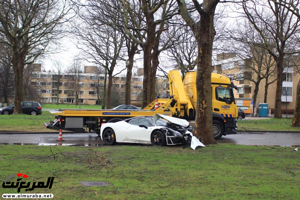 "فيراري" 458 إيتاليا تدمر إثر اصطدامها بشجرة بهولندا Ferrari 458 Italia 2