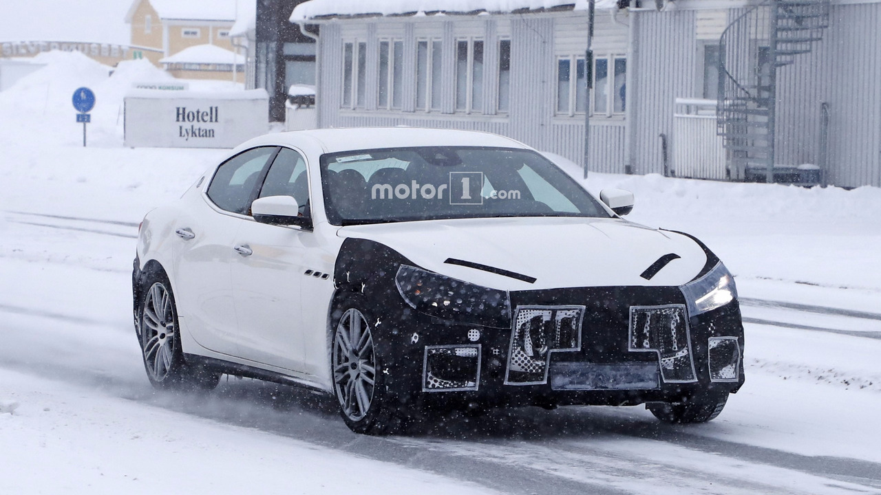 رصد “مازيراتي” جيبلي المحدثة 2018 أثناء اختبارها على طرق السويد الثلجية Maserati Ghibli