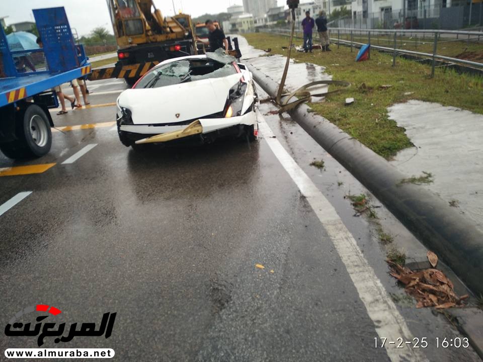 "بالصور والفيديو" شاهد "لامبورجيني" جالاردو مملوكة لمراهق تدمر تماما في حادث بماليزيا Lamborghini Gallardo 3