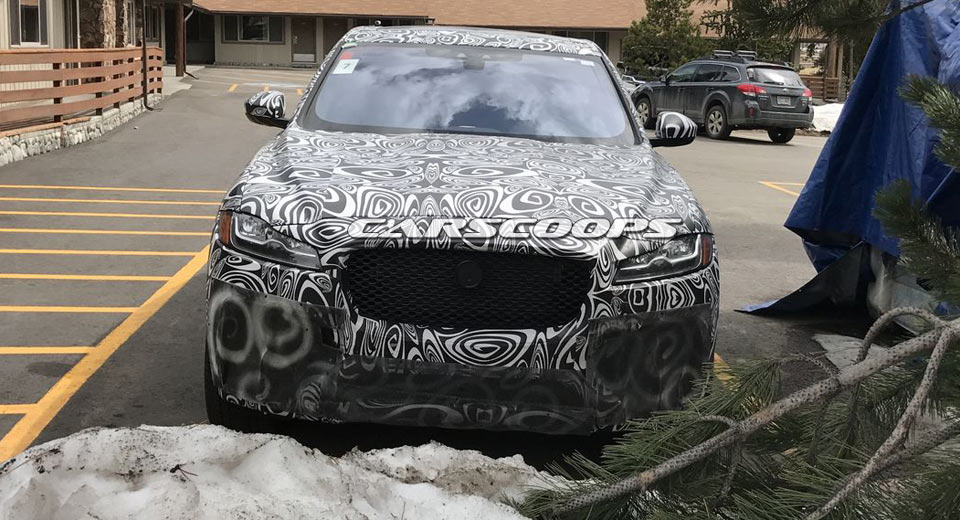 جاغوار F-Pace SVR ورينج روفر سبورت SVR يُرصدان أثناء اختبارهما بقوة تزيد عن 575 حصان