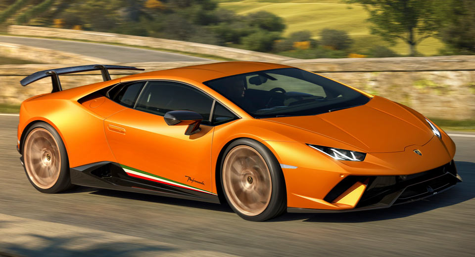 “لامبورجيني” هوراكان بيرفورمانتي يُكشف عنها بقوة 630 حصان “صور ومواصفات وأسعار” Lamborghini Huracan Performante