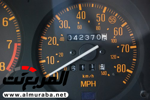 لماذا تجد علامات السرعة الموجودة داخل عداد السيارة أكبر من السرعة الفعلية؟ 1