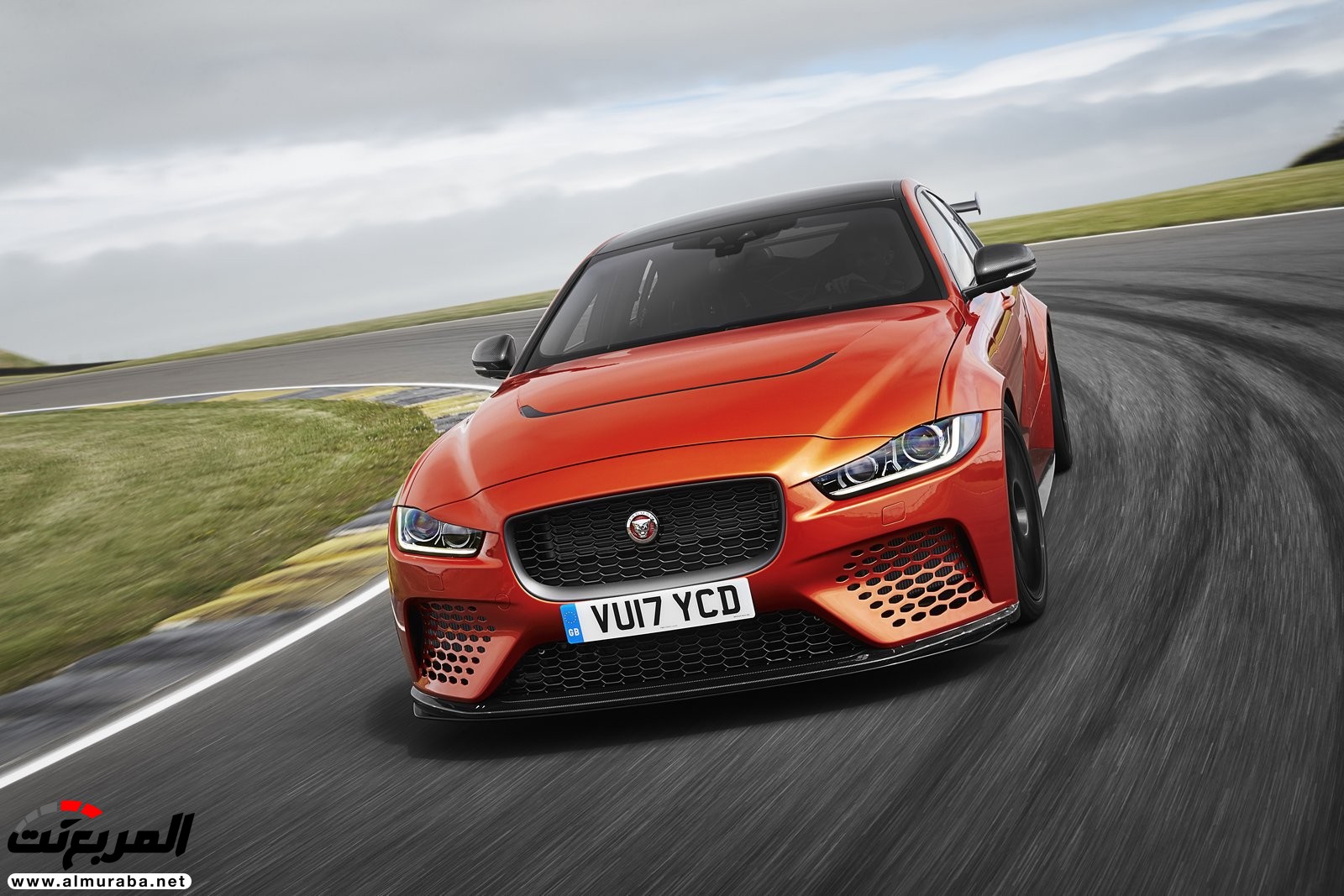 جاغوار XE SV Project 8 تكشف عن نفسها بقوة 600 حصان لمنافسة الألمان 2