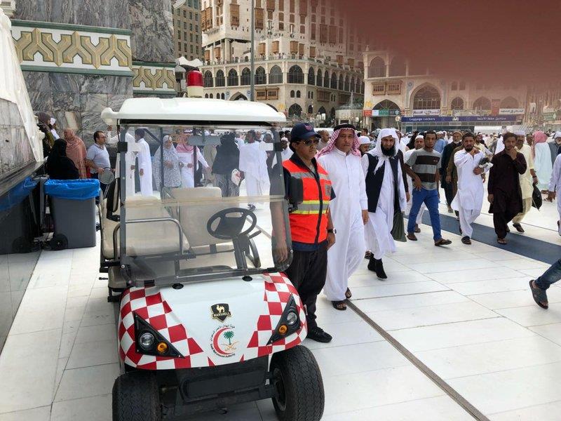 الهلال الأحمر السعودي يدشن عربات “قولف” لنقل المرضى والمصابين من ساحات الحرم المكي 9