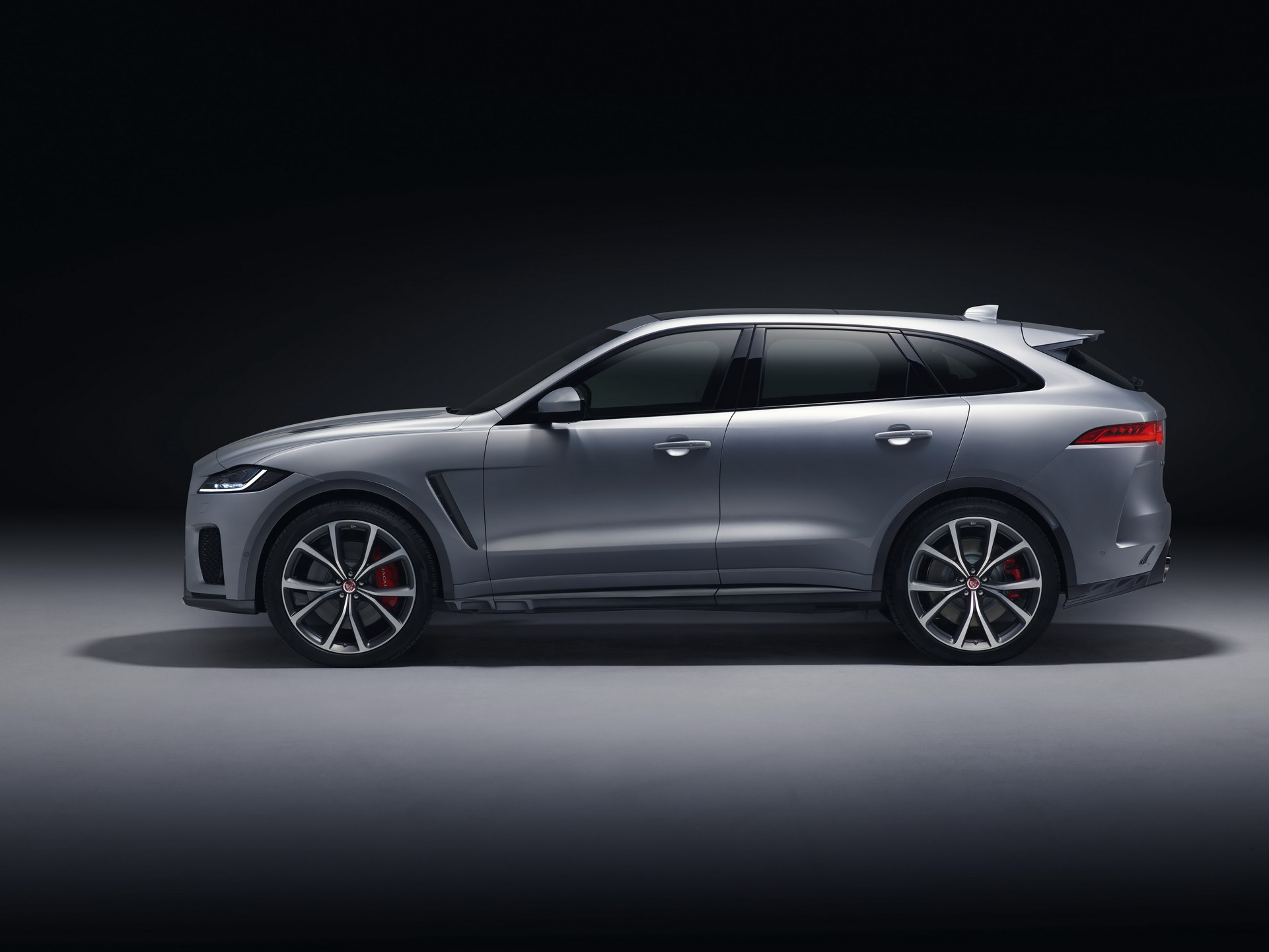 جاكوار F-Pace SVR موديل 2019 تدشن رسمياً بقوة 542 حصان 11