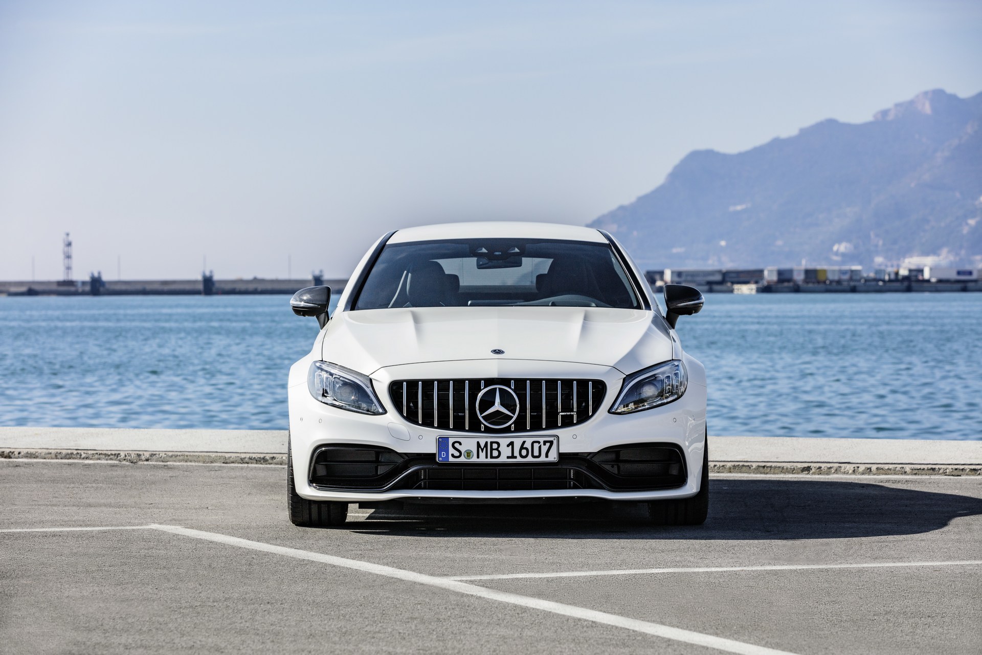 مرسيدس C63 AMG موديل 2019 يكشف نفسه رسمياً بشكل وتقنيات محدثة 29