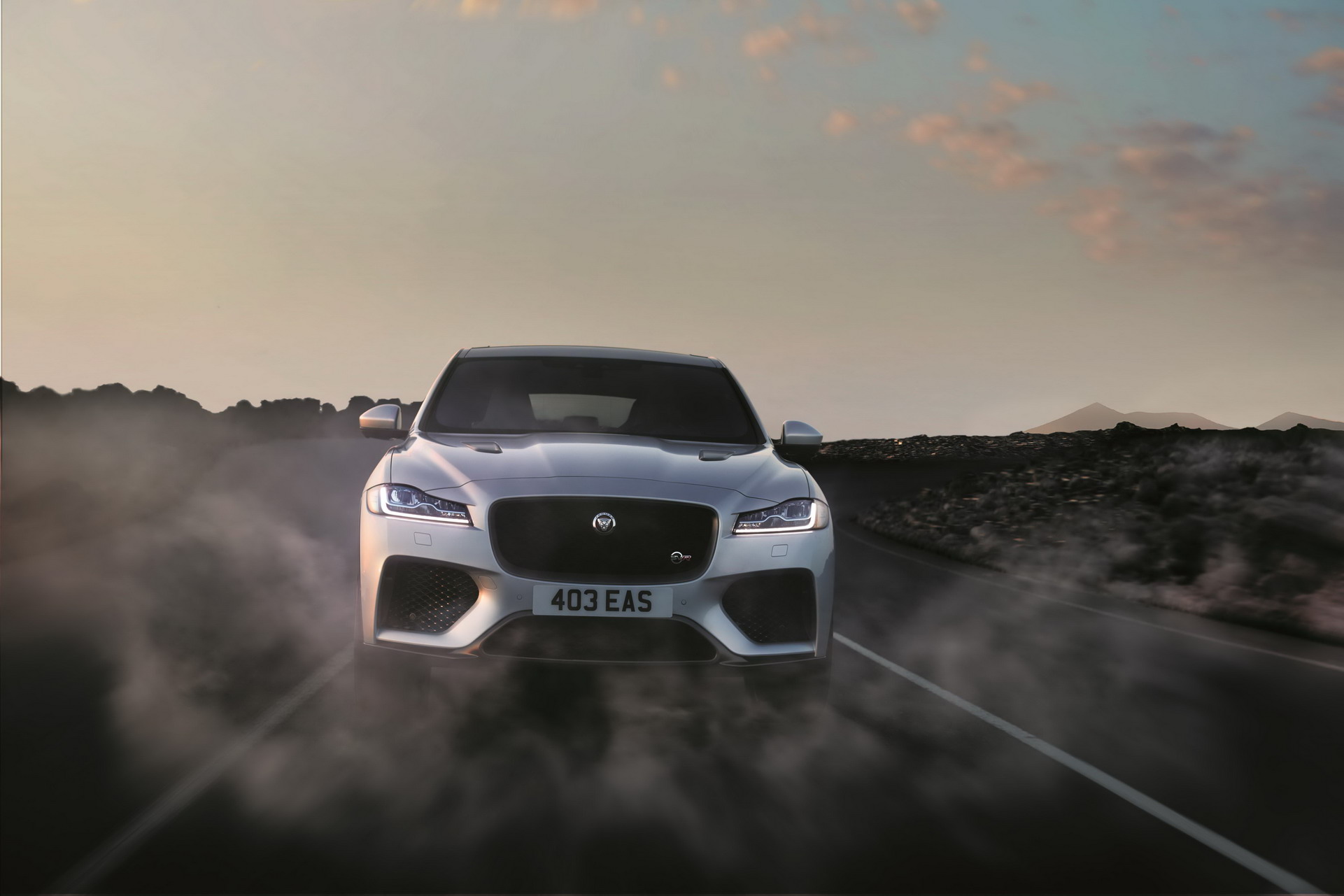 جاكوار F-Pace SVR موديل 2019 تدشن رسمياً بقوة 542 حصان 17