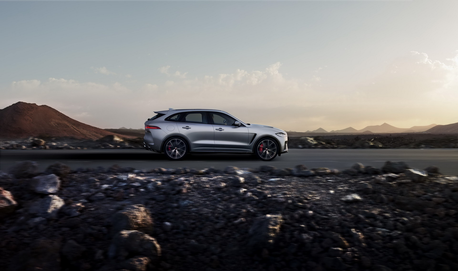 جاكوار F-Pace SVR موديل 2019 تدشن رسمياً بقوة 542 حصان 19