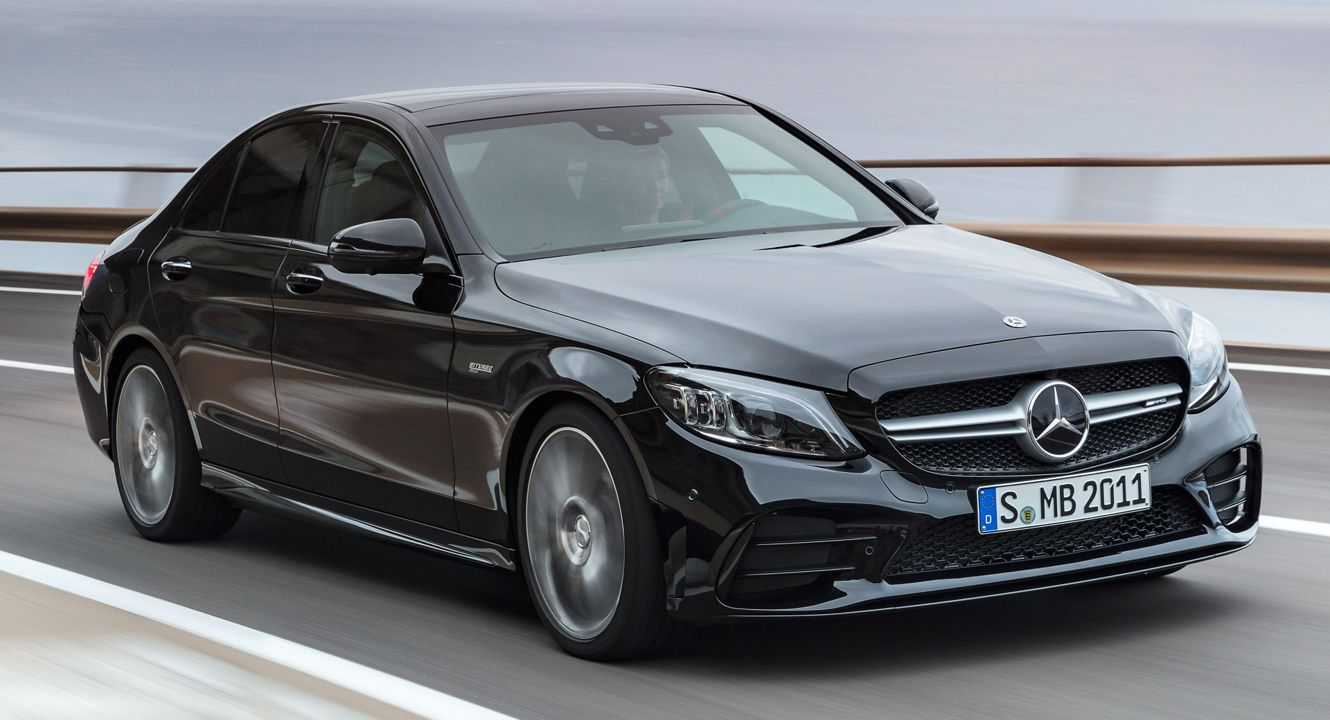 مرسيدس AMG C43 موديل 2019 تكشف نفسها رسمياً 1