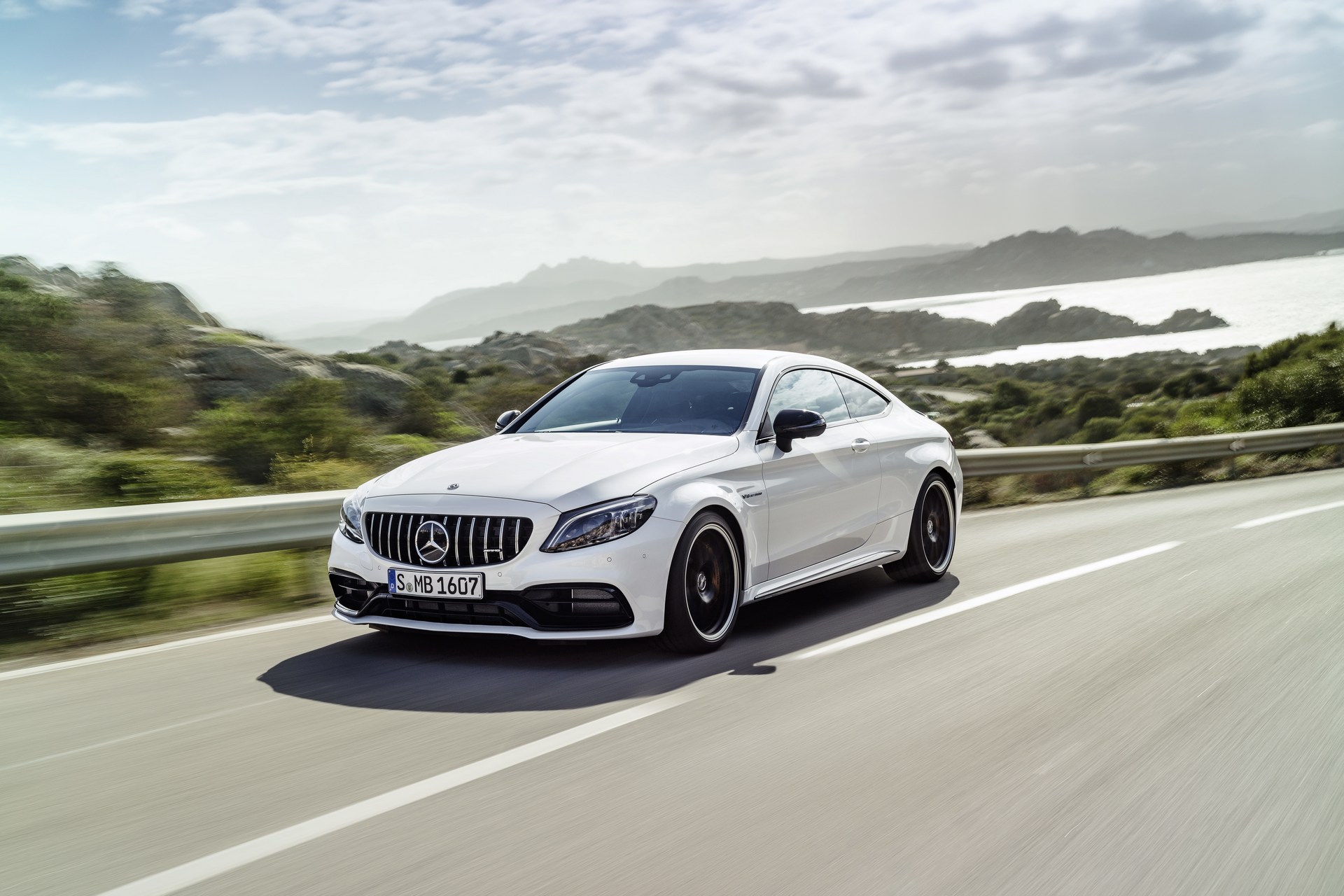 مرسيدس C63 AMG موديل 2019 يكشف نفسه رسمياً بشكل وتقنيات محدثة 21