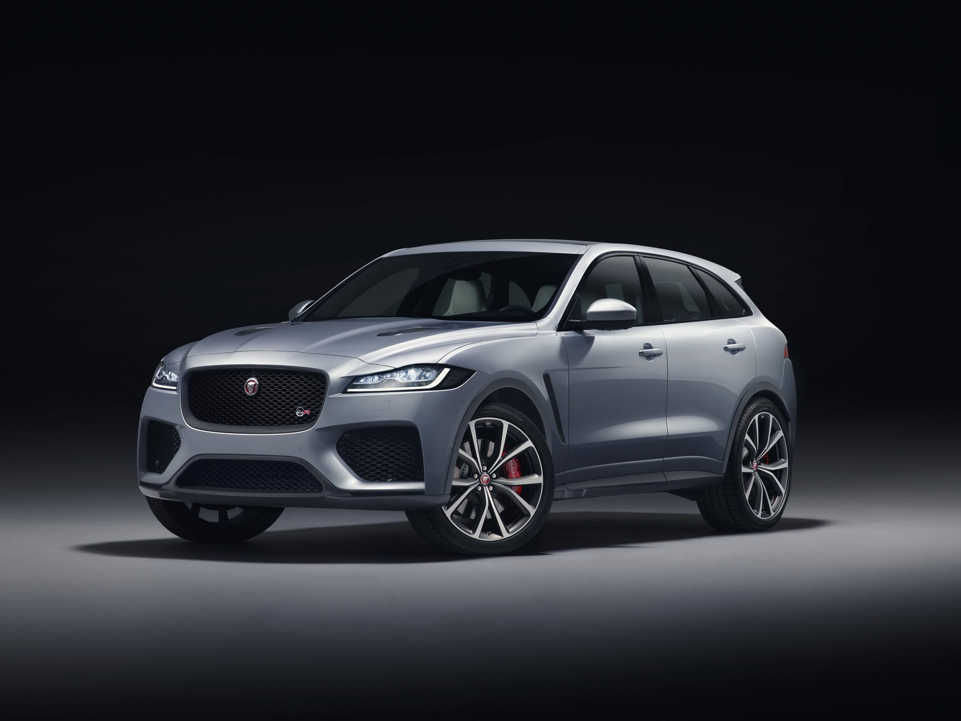 جاكوار F-Pace SVR موديل 2019 تدشن رسمياً بقوة 542 حصان 6