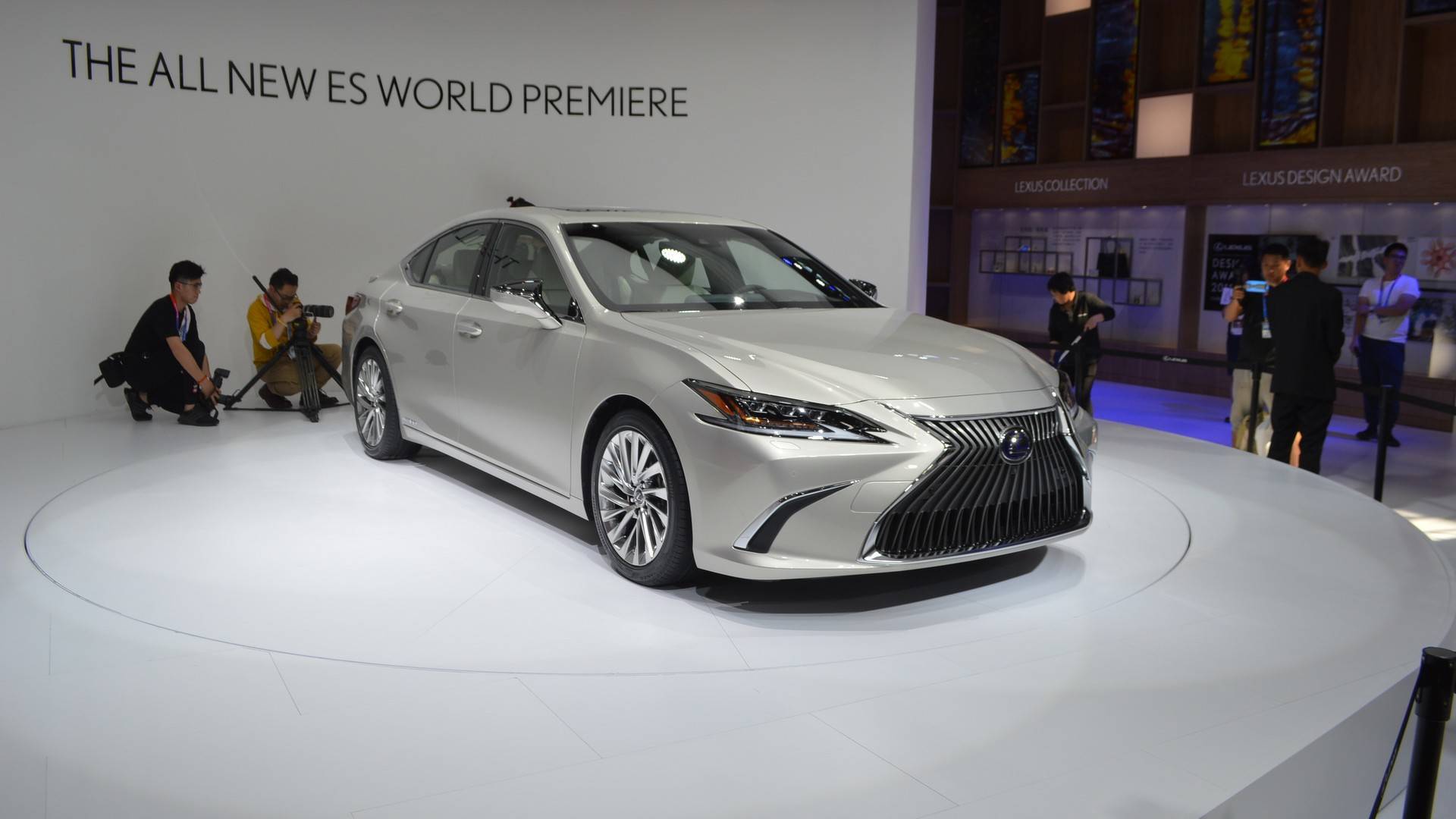 لكزس اي اس 2019 الشكل الجديد الجيل السابع تدشن نفسها رسمياً Lexus ES 3