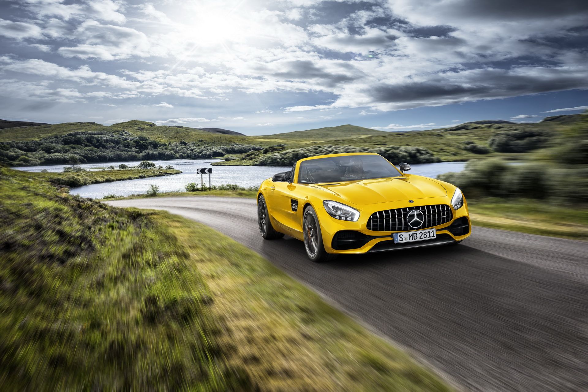 مرسيدس GT S AMG رودستر تكشف نفسها رسمياً بقوة 515 حصان 1