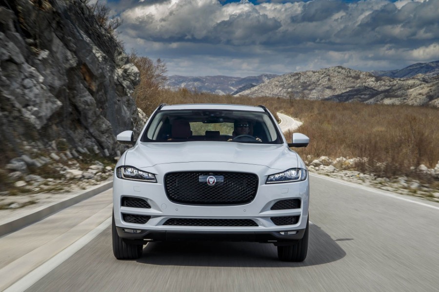 جاكوار F-Pace 2019 تحصل على إصدار SVR بقوة 542 حصان وتحسينات جديدة 2