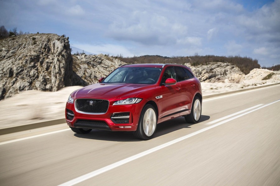 جاكوار F-Pace 2019 تحصل على إصدار SVR بقوة 542 حصان وتحسينات جديدة 7