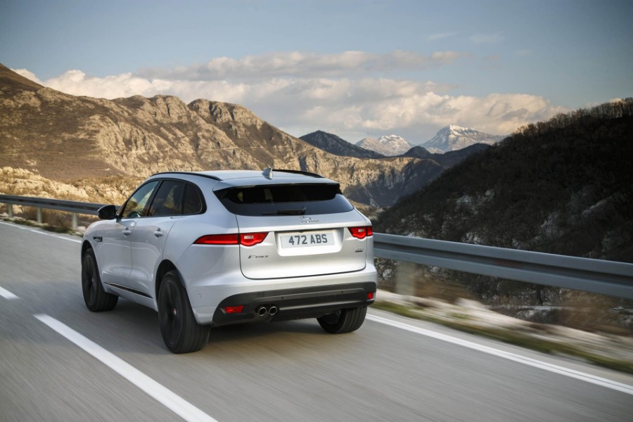 جاكوار F-Pace 2019 تحصل على إصدار SVR بقوة 542 حصان وتحسينات جديدة 9