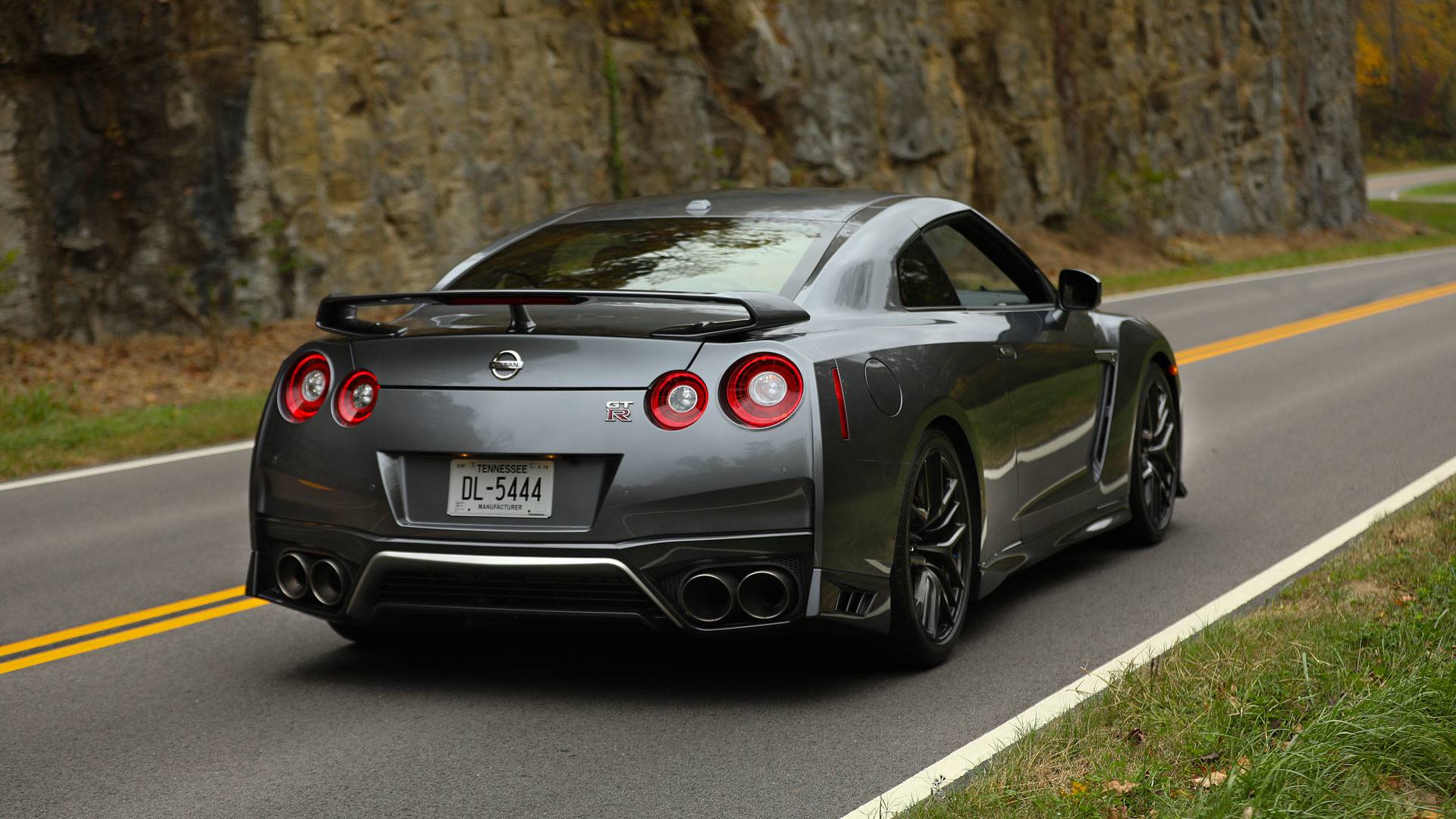 نيسان GT-R بقوة 1,850 حصان تُخالفها الشرطة في موناكو 8