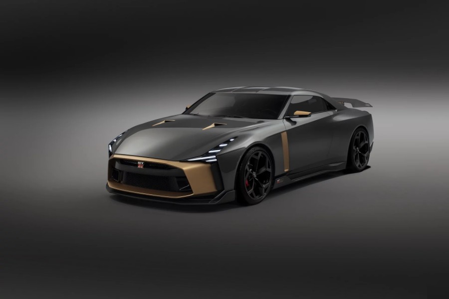 نيسان تدرس إطلاق GT-R كروس أوفر تنافس لامبورجيني أوروس! 12