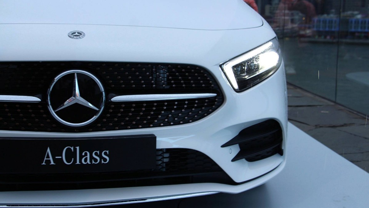 الكشف عن أسعار مرسيدس A-Class سيدان اقتصادية التكلفة 56