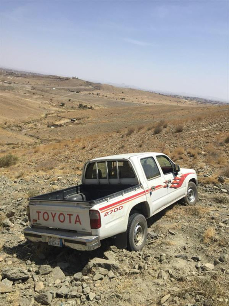 “بالصور والفيديو” فريق (غوث) ينقذ سيارة عالقة بأحد جبال أبها وأخرى بالمنطقة الشرقية