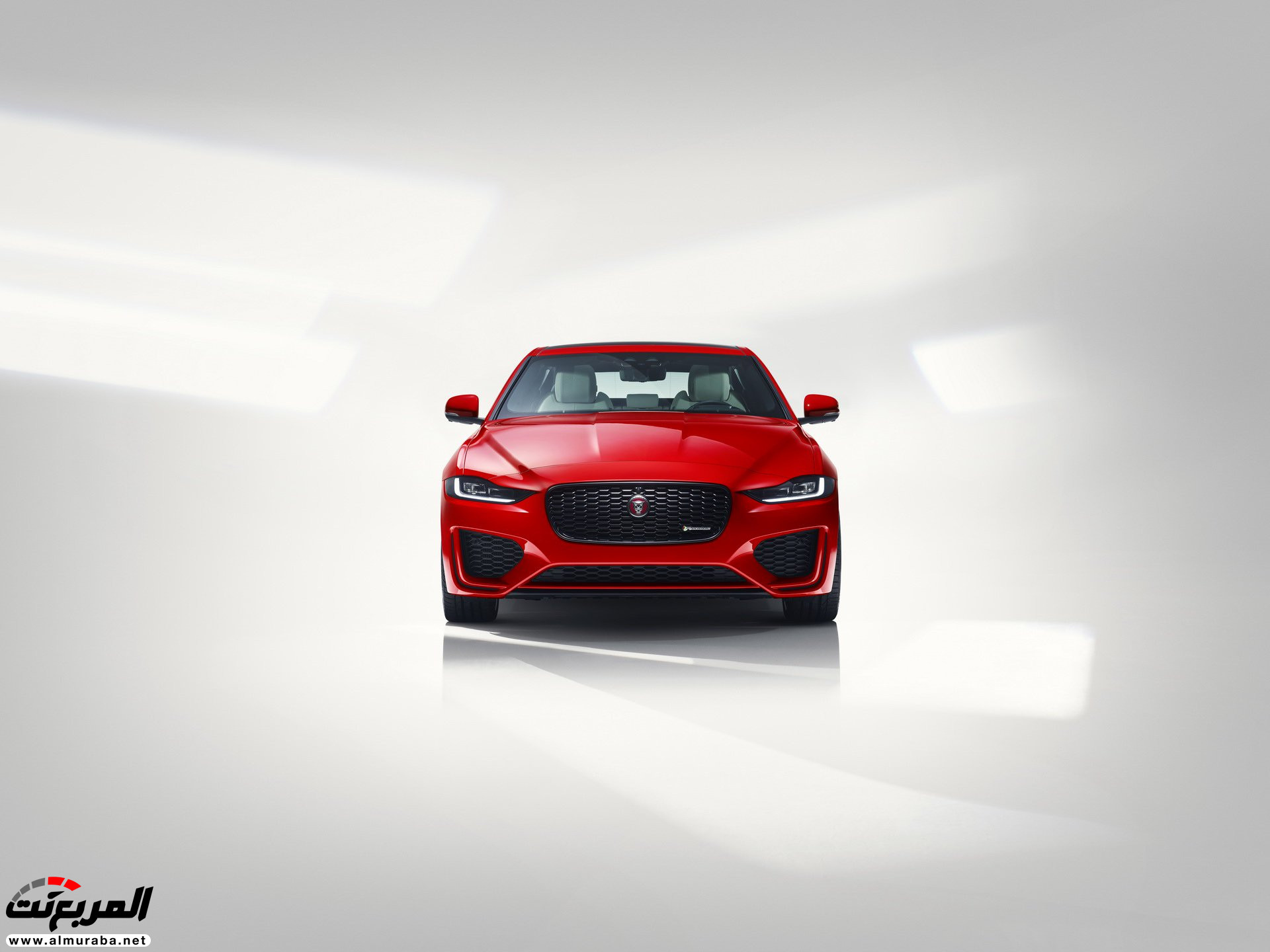 جاكوار XE 2020 المحدثة تأتي بتصميم أكثر رياضية 8