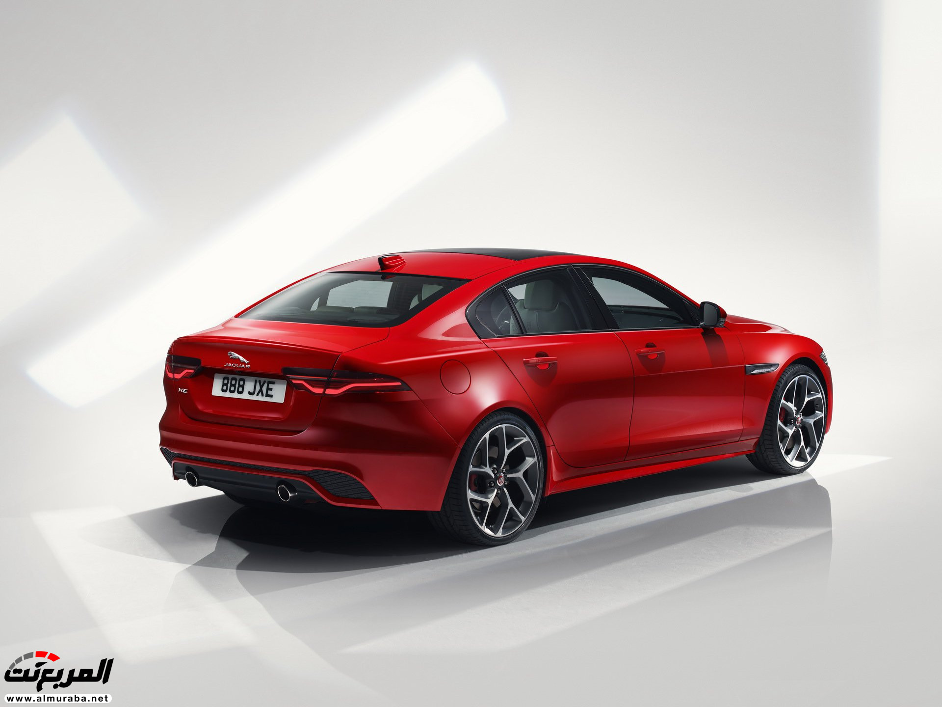 جاكوار XE 2020 المحدثة تأتي بتصميم أكثر رياضية 11