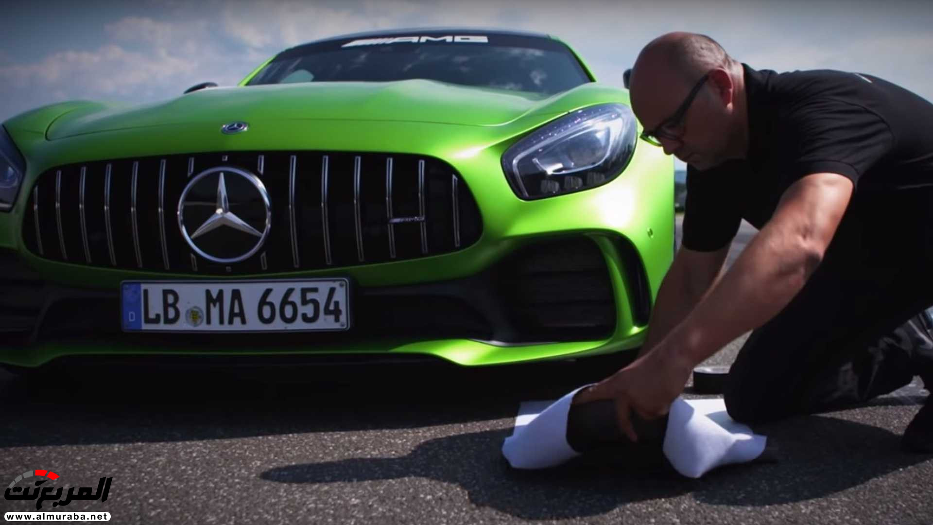 "بالفيديو والصور" مرسيدس AMG تطلق مجموعة حقائب سارت عليها سيارتها GT R 10