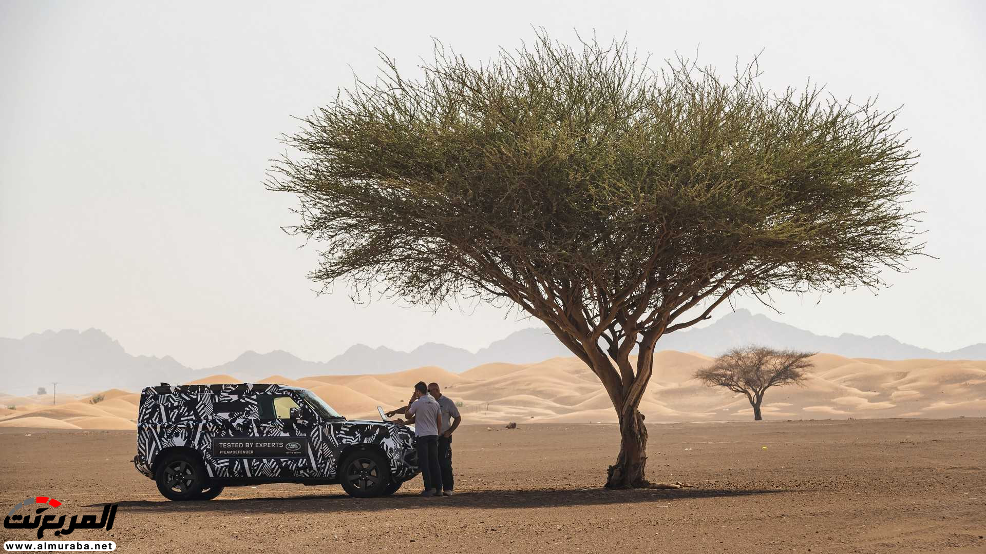 "بالفيديو والصور" لاندروفر ديفندر 2020 تجري اختباراتها النهائية في دبي 14