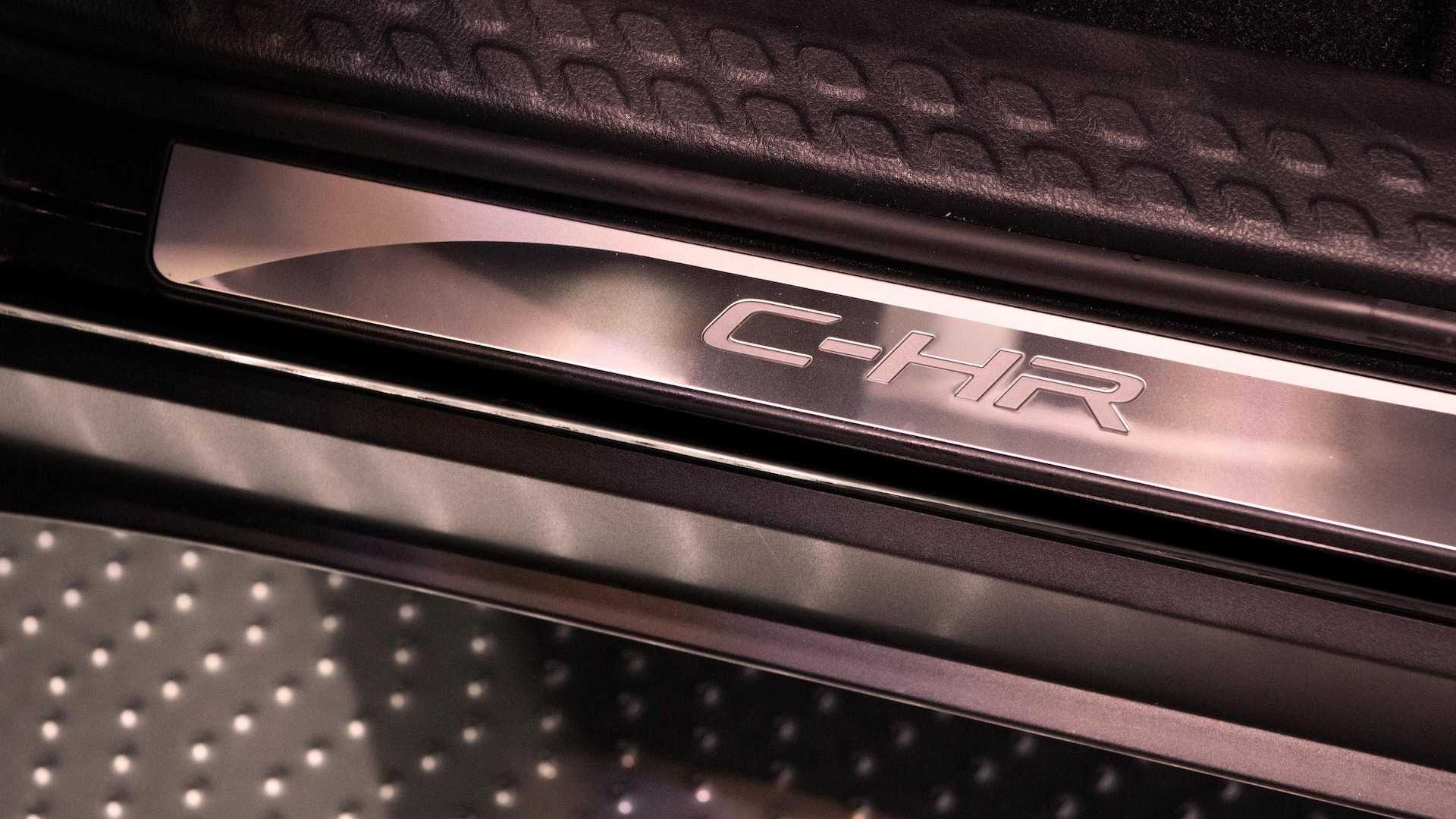 تويوتا C-HR موديل 2020 تنطلق بتحديثات جديدة 12