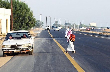 معلومات يجب معرفتها عن عبور الطريق بواسطة المشاة 2