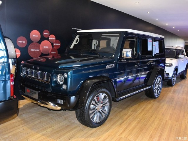 "بالصور" مرسيدس G-Class التقليد الصيني يشمل نسخ عسكرية ودفع سداسي 5