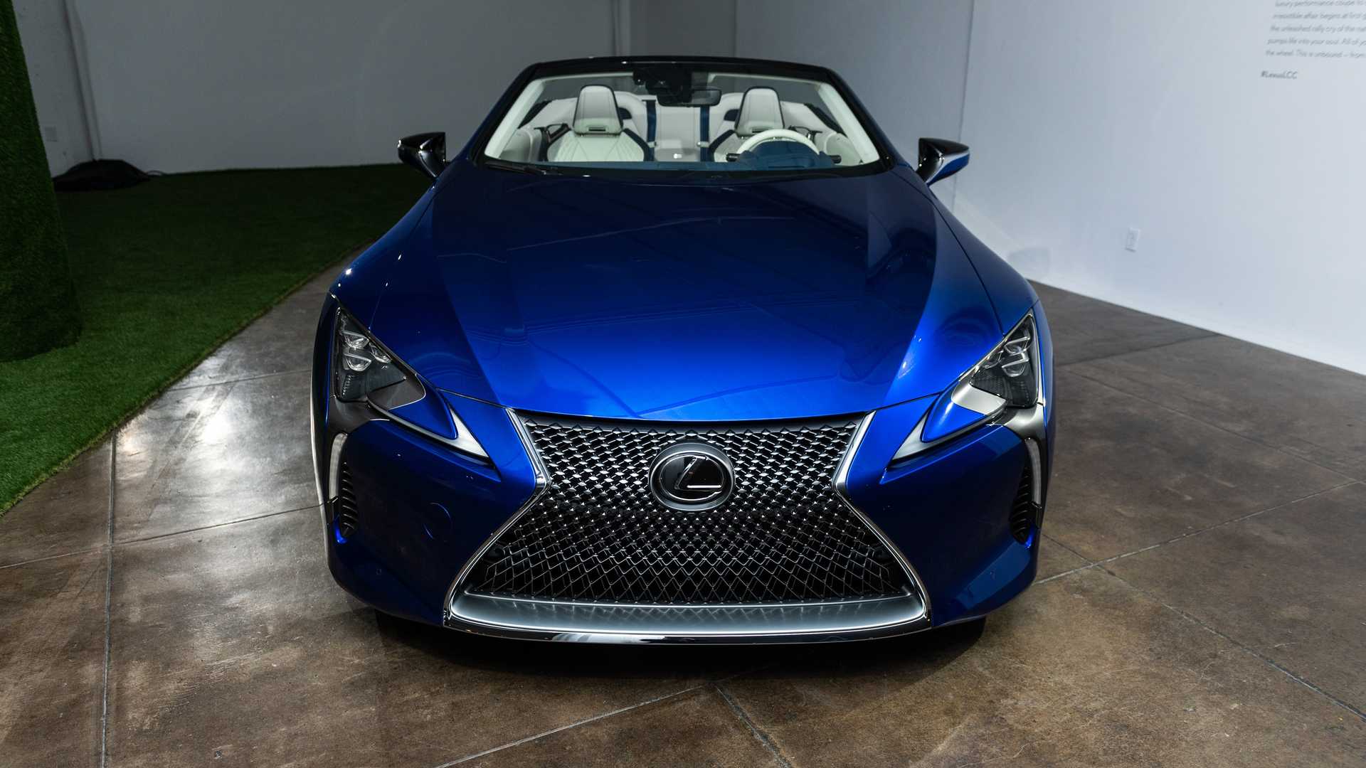 تدشين لكزس LC 500 كشف في معرض لوس أنجلوس للسيارات 26