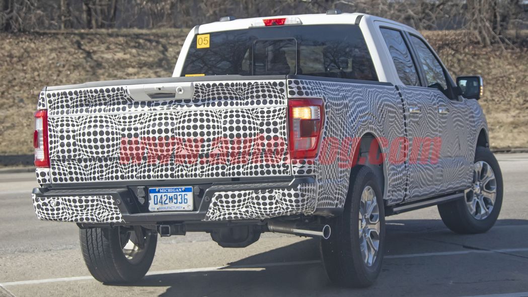 "بالصور" فورد F-150 الجيل القادم تحت الاختبار بتمويهات خفيفة 10