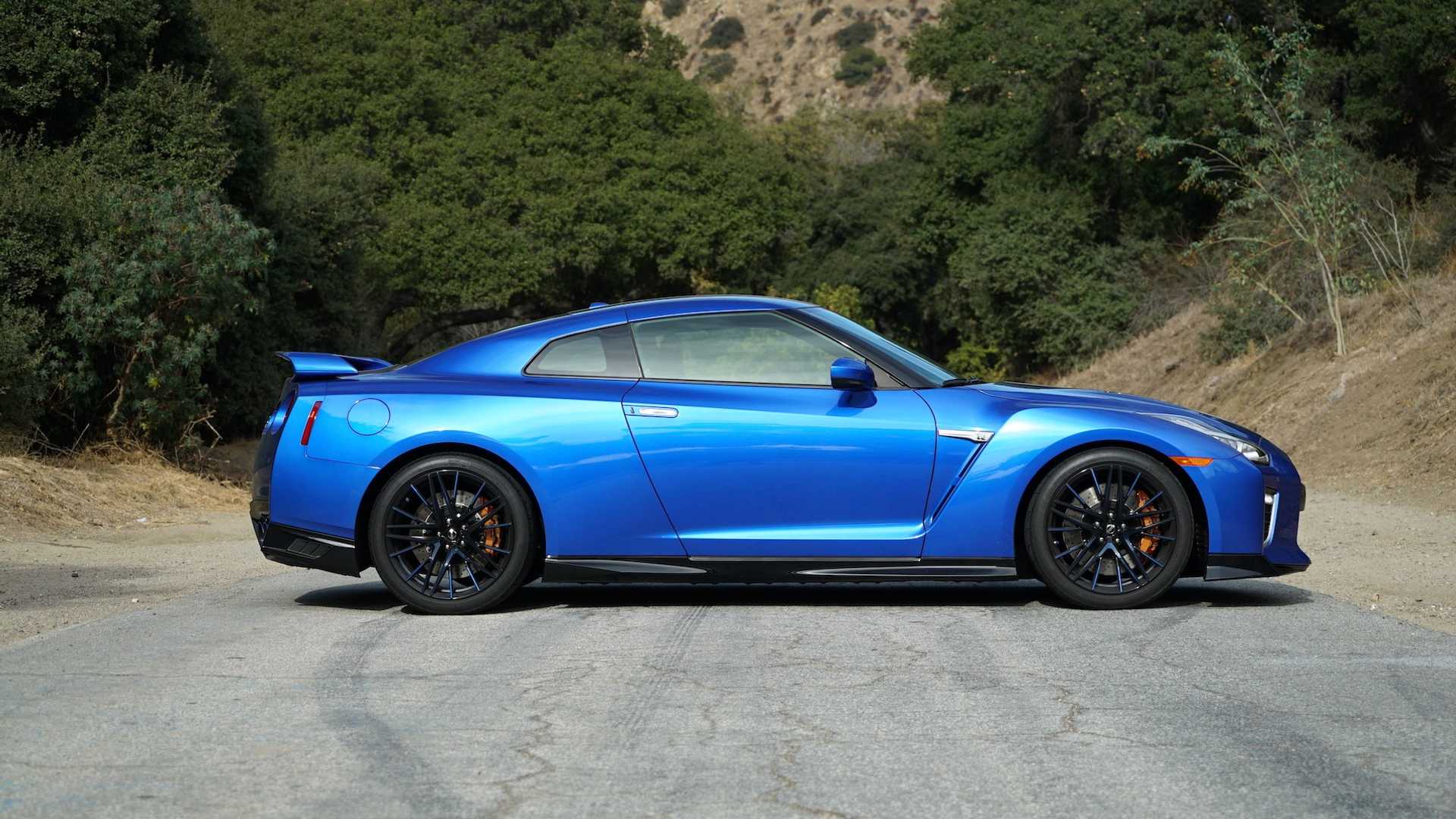 نيسان توضح أسباب تأخرها في تحديث شكل GT-R 2