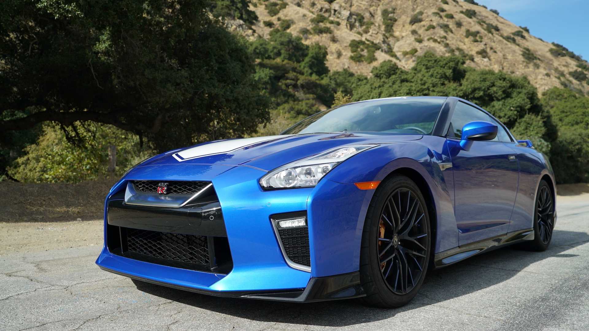 نيسان توضح أسباب تأخرها في تحديث شكل GT-R 8