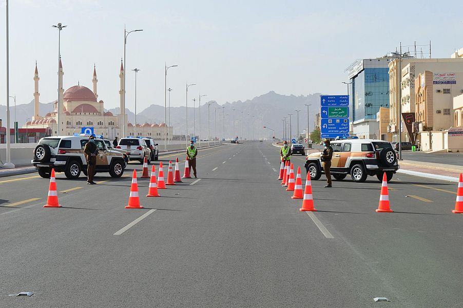 "بالصور" مدن المملكة تشهد إلتزام المواطنين والمقيمين بقراري منع التجول وتقديمه 6