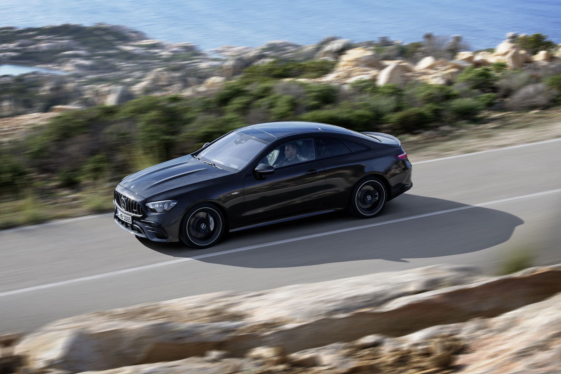 مرسيدس E-Class كوبيه وكشف 2021 تنطلقان رسمياً 5