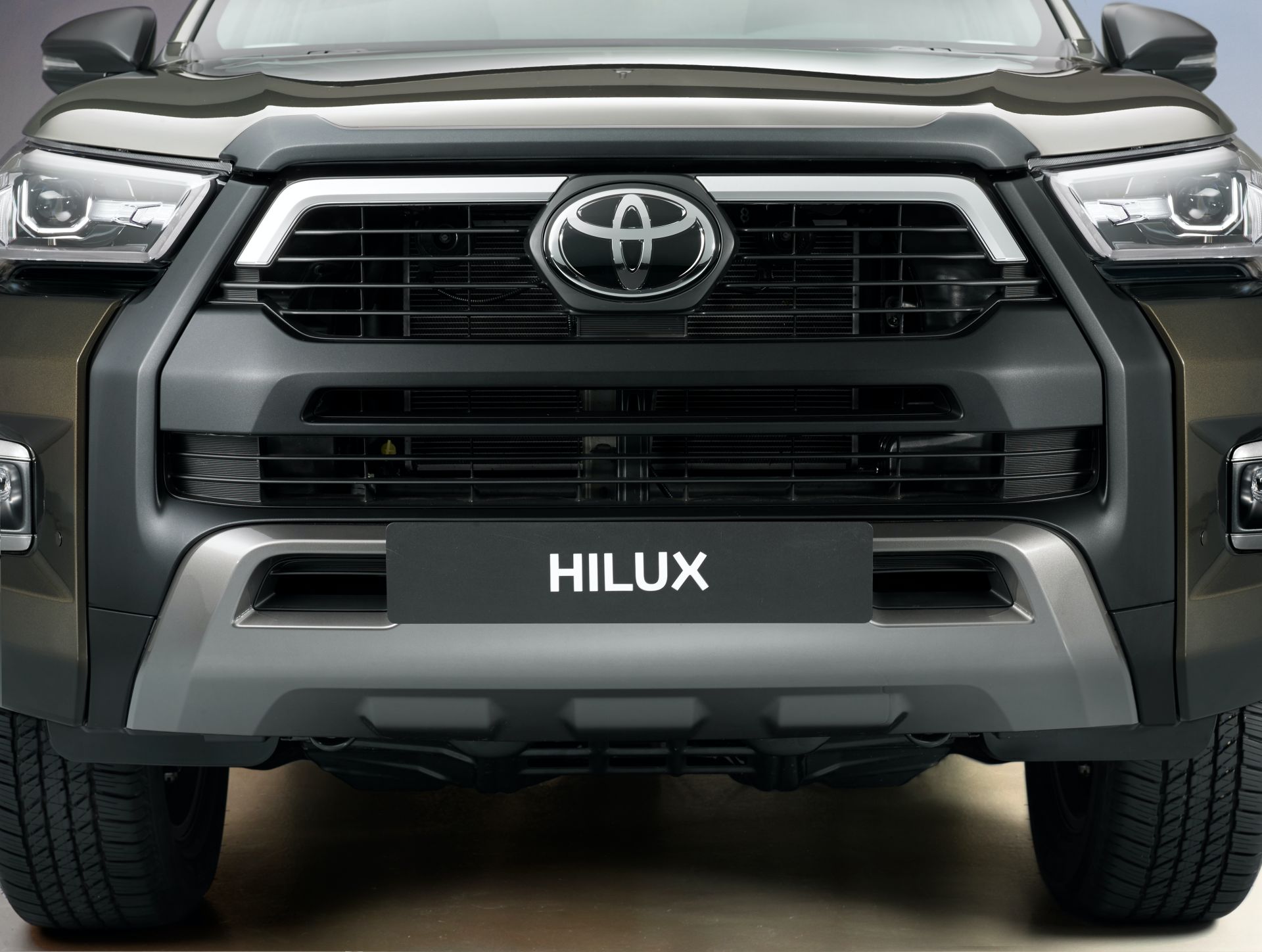 مواصفات تويوتا هايلكس 2021 وأهم المعلومات Toyota Hilux 18