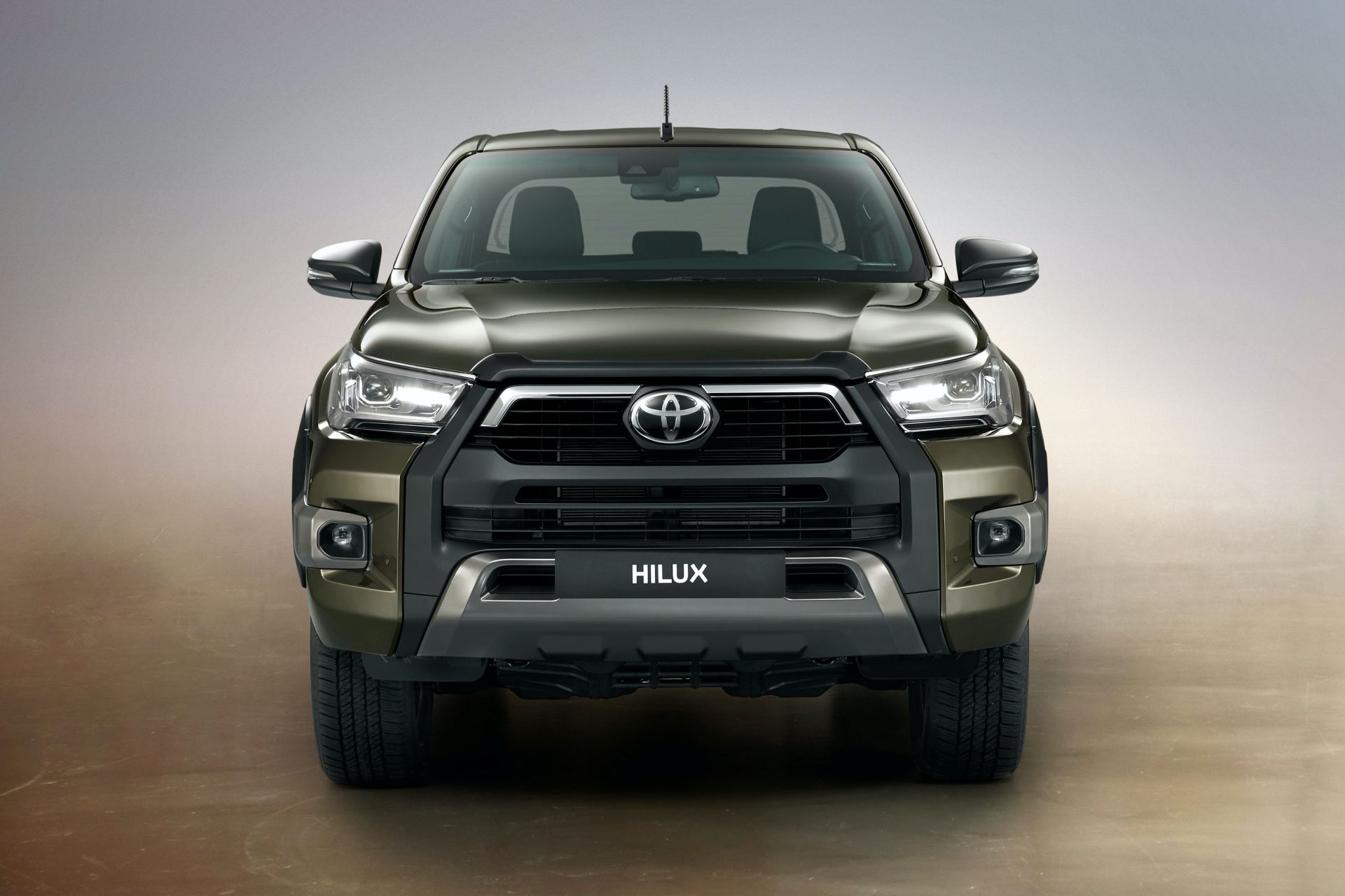 مواصفات تويوتا هايلكس 2021 وأهم المعلومات Toyota Hilux 8