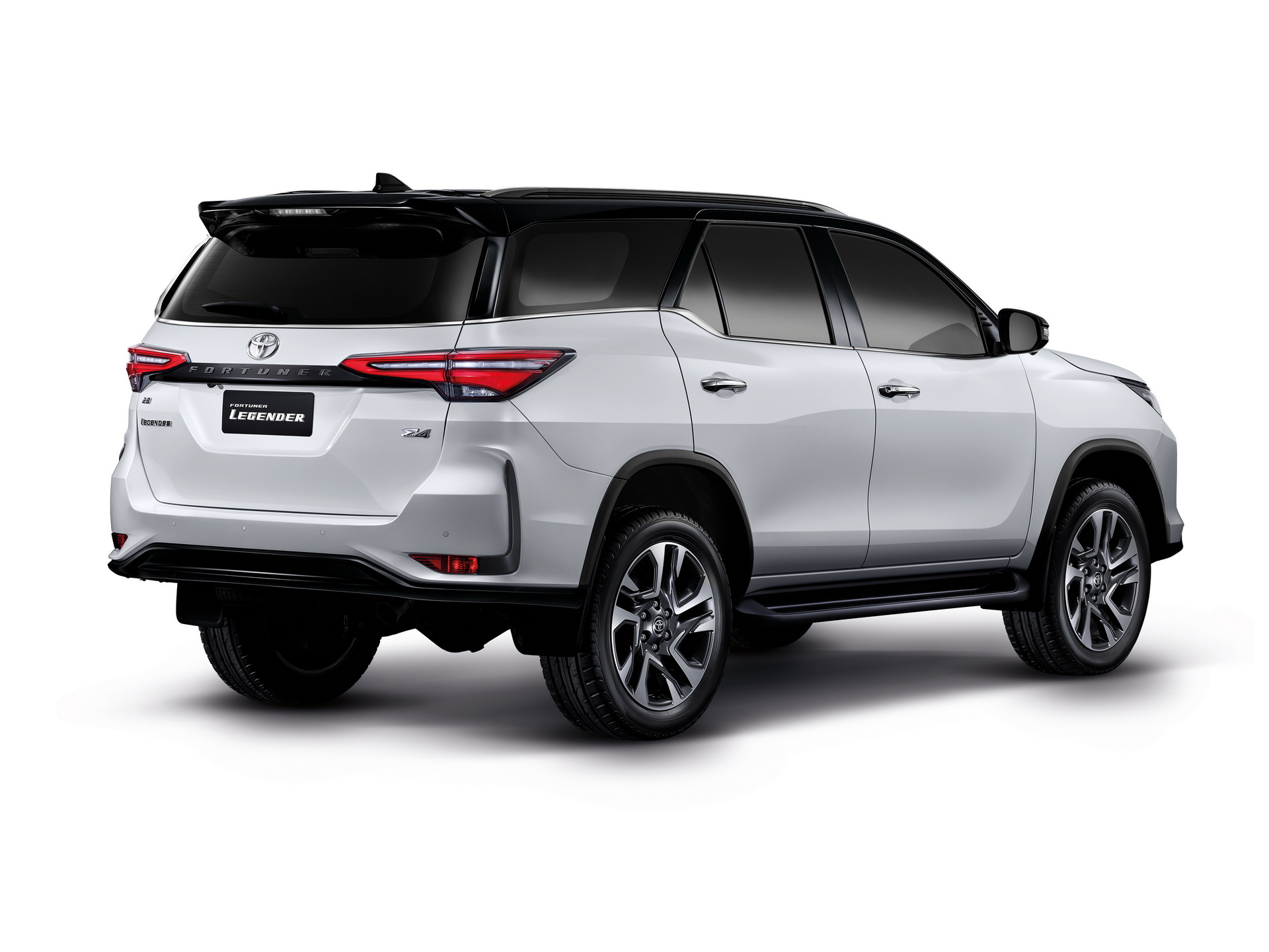 مواصفات تويوتا فورتشنر 2021 وأهم المعلومات Toyota Fortuner 30