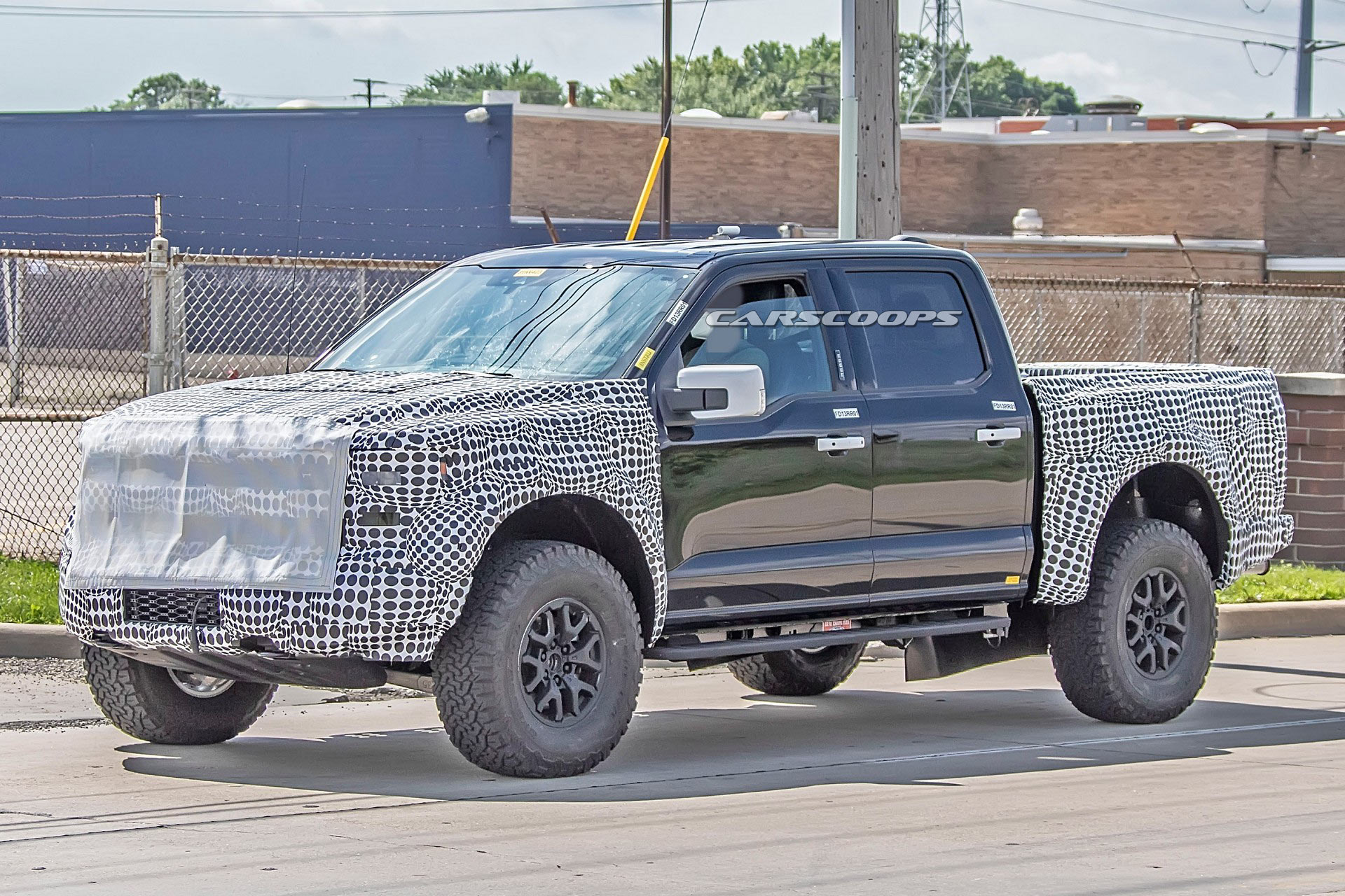 فورد F-150 رابتر 2021 تظهر أثناء اختبارها 14