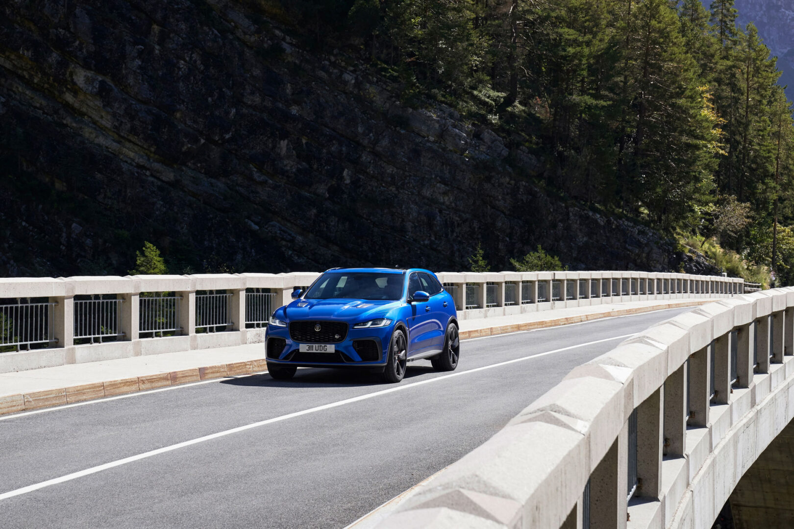 جاكوار F-Pace SVR موديل 2021 ينطلق رسمياً بقوة 542 حصان 9