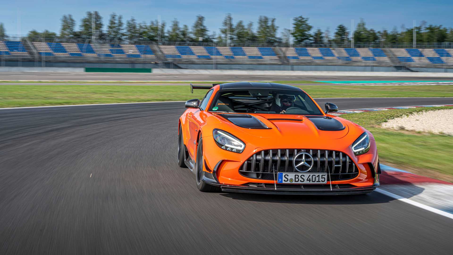 مرسيدس AMG GT بلاك سيريس 2021 حاملة الرقم القياسي للسرعة تكشف أسعارها الأمريكية 2