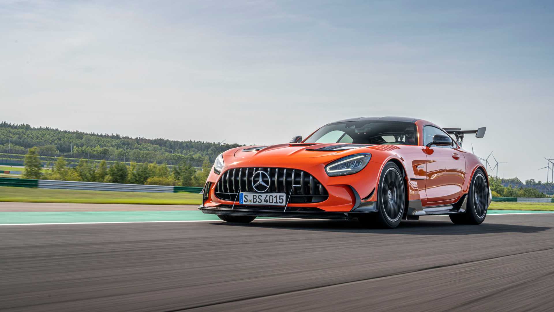 مرسيدس AMG GT بلاك سيريس 2021 حاملة الرقم القياسي للسرعة تكشف أسعارها الأمريكية 9