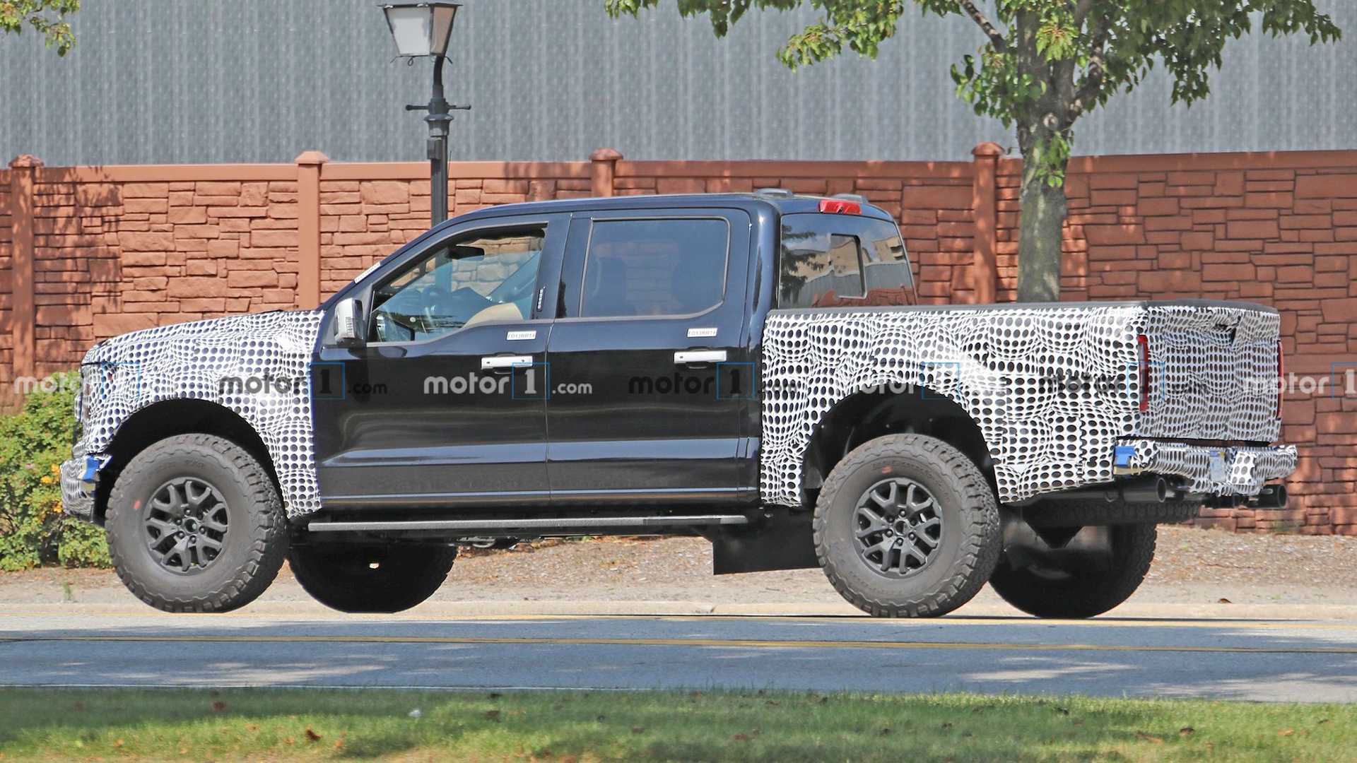 تحديد موعد تدشين فورد F-150 رابتر 2022+معلومات 3